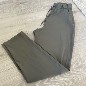 Lululemon pant size 4